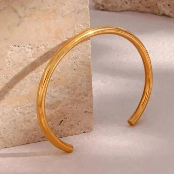 NEW ELEGANT 18K GOLD CUFF BRACELET - Picture 6 of 7